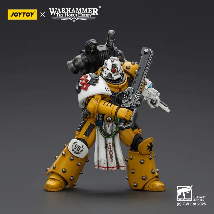 JOYTOY - Imperial Fists Legion Apothecary (PRE-ORDER RELEASES MARCH)